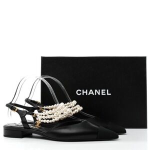 CHANEL 
Lambskin Grosgrain Cap Toe Pearl Slingbacks 40.5 Black